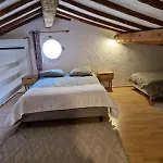 Charming House Just A Few Minutes From The