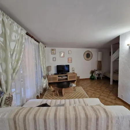 Charming Close To The Sea *