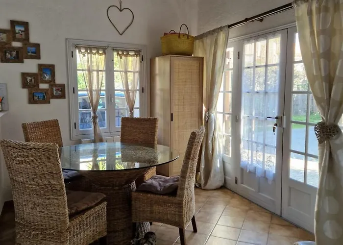 Апартаменти Charming Close To The Sea *