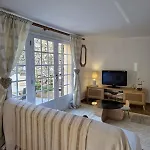 Charming House Just A Few Minutes From The * 圣马克西姆