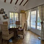 Casa de Férias Charming House Just A Few Minutes From The *
