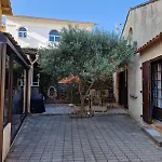 Charming House Just A Few Minutes From The *