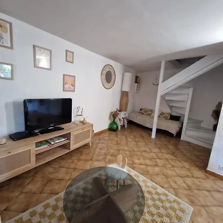 Charming Close To The Sea *