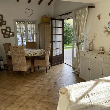 Charming House Just A Few Minutes From The