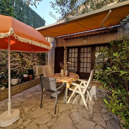 Charming House Just A Few Minutes From The *