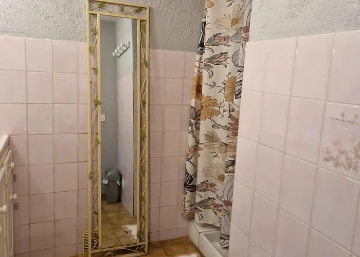 Charming Close To The Sea *